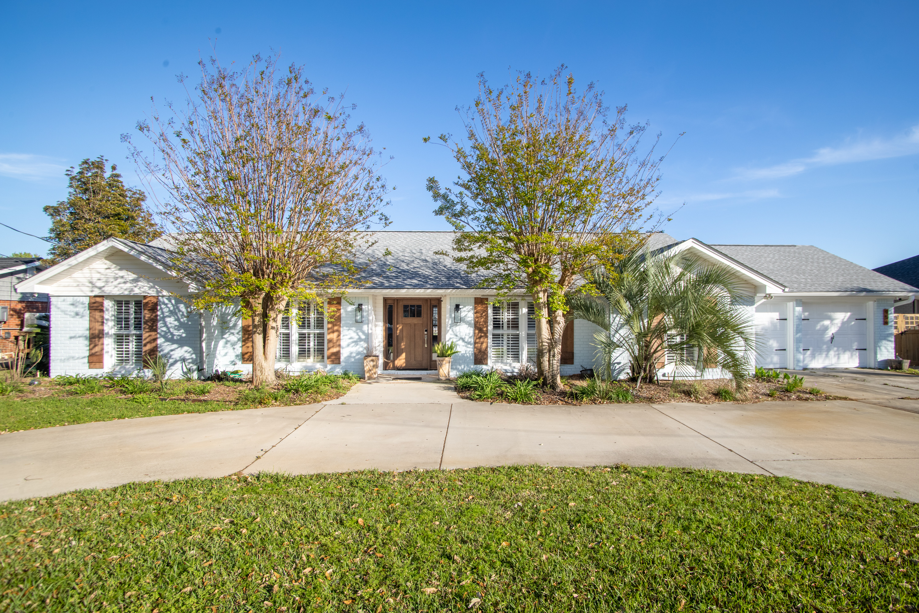 956 Aquamarine Drive